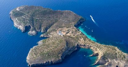 Navegar en Ibiza: ¿alquiler de velero en Ibiza o alquiler de lancha en Ibiza?